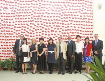 麦当劳高管造访红旗连锁。