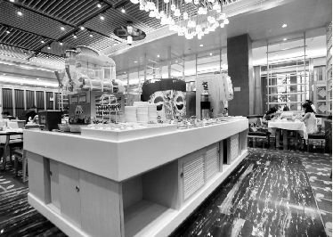 武汉稻香餐厅霸王条款 一人吃自助全桌被收费