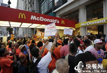 美国发生快餐工人大罢工
