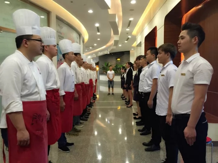 一个鸭头卖出200万！18年的老店用的是什么生存法则？