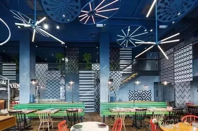 为什么灯光亮的餐厅反而生意不好？餐厅照明的门道你懂多少？