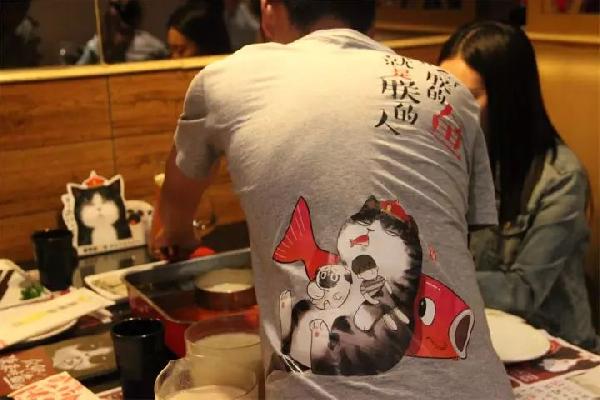 动漫、电竞、二次元……餐饮跨界真的能弯道超车吗？