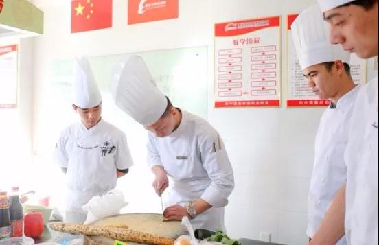 麦当劳、西贝的成功与汉堡大学、西贝大学是分不开的