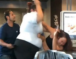 因免费续杯苏打水，女顾客被麦当劳强壮的员工暴打